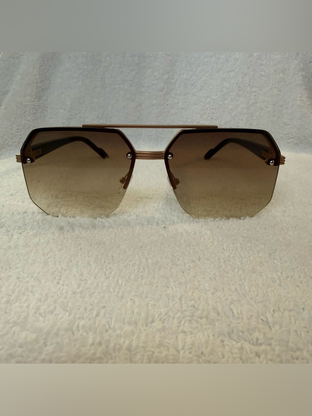 Women’s Oversized Aviator Sunglasses Gold Geometric Frame Brown Gradient Lens - Picture 3 of 3